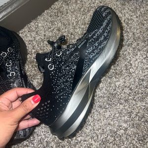 Brooks black and grey tennis shoes!